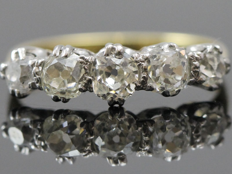  gorgeous five stone diamond 18 carat gold ring