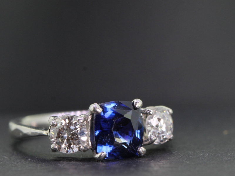 Spectacular sapphire and diamond platinum ring