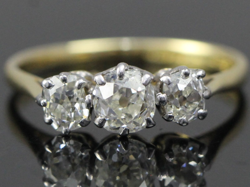 Fabulous edwardian diamond trilogy 18 carat gold ring