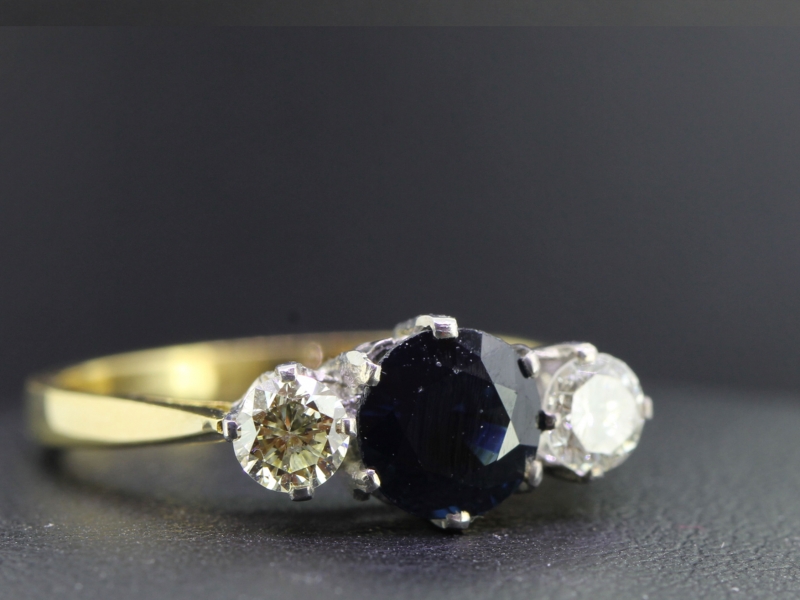  elegant sapphire and diamond trilogy 18 gold ring