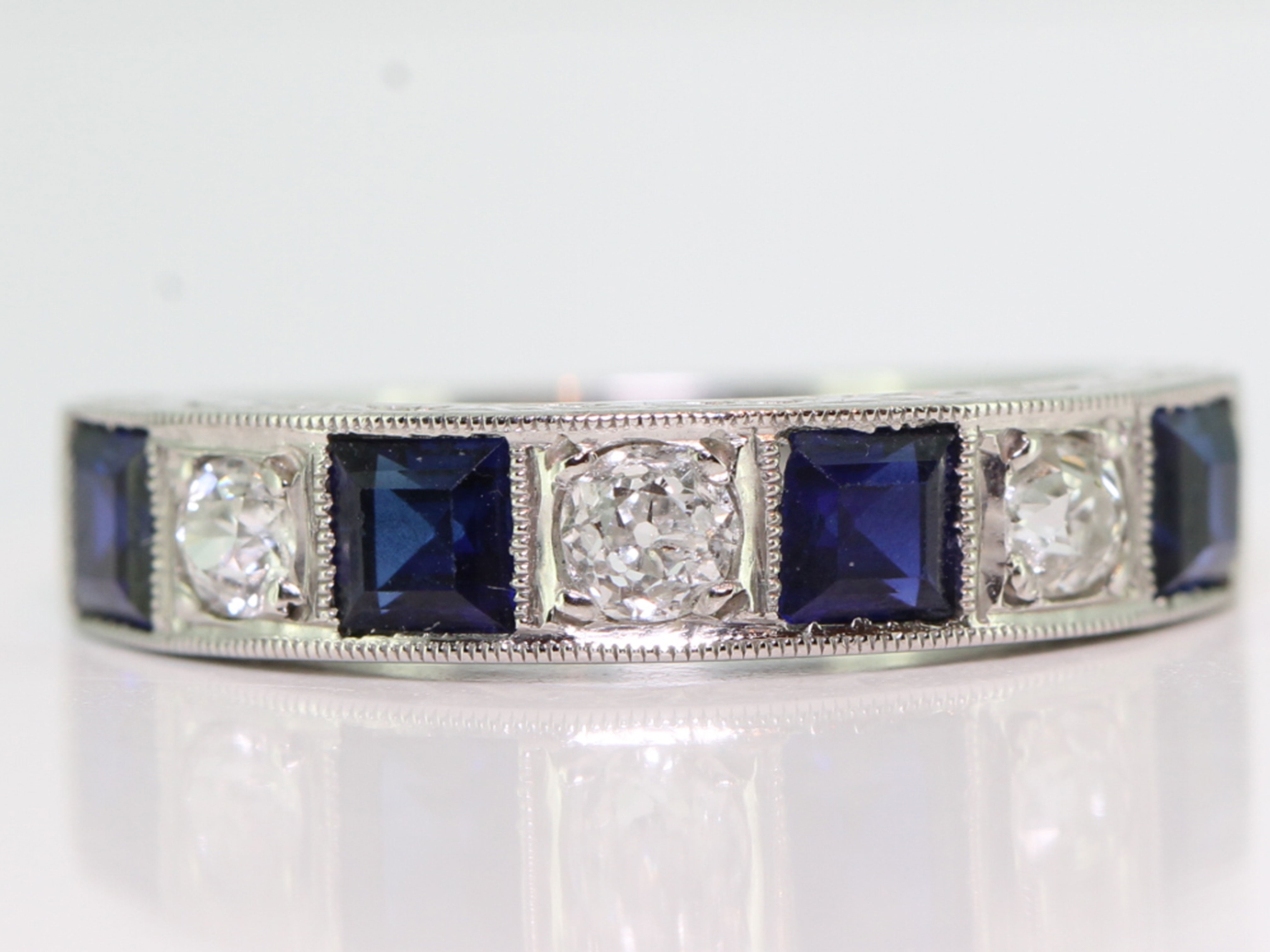  sophisticated sapphire and diamond 18 carat ring