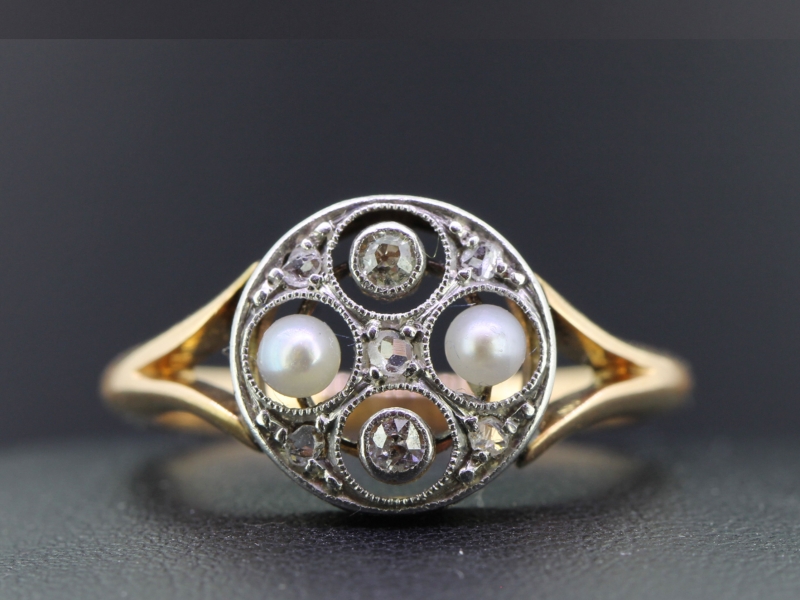  gorgeous pearl and diamond 15 carat gold ring