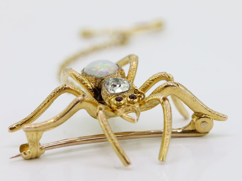 Beautiful edwardian 15 carat gold spider brooch set with ruby, diamond and opal 
