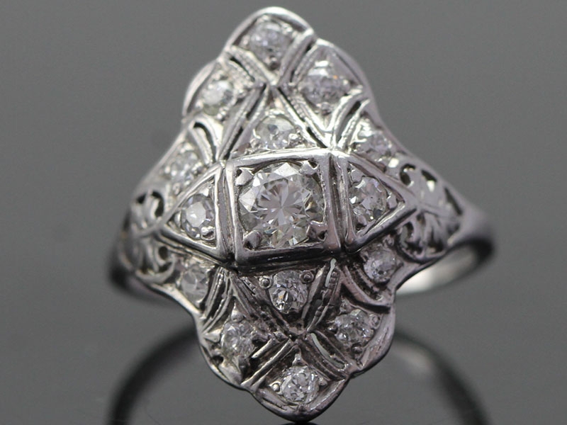  impressive art deco diamond platinum ring