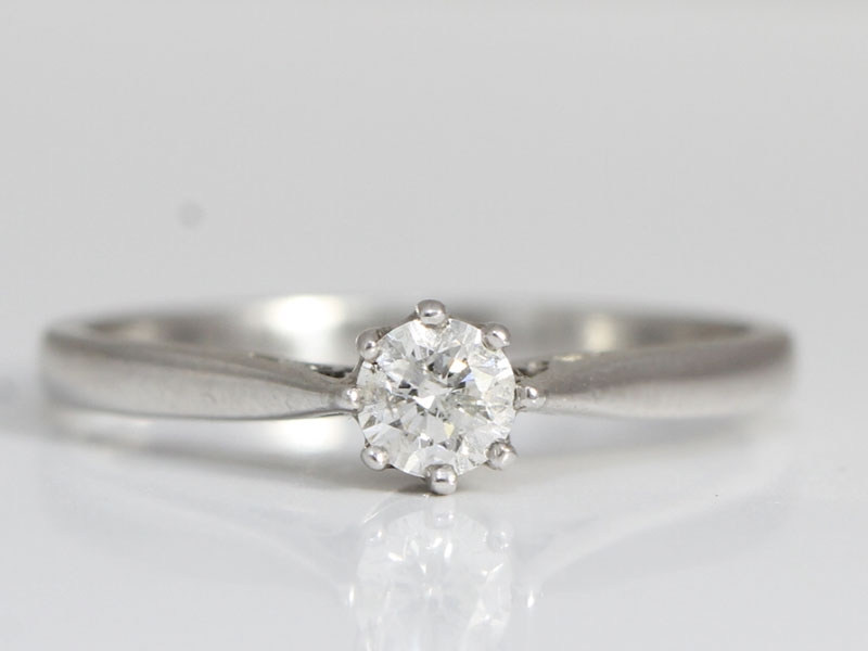Beautiful brilliant cut solitaire diamond platinum ring