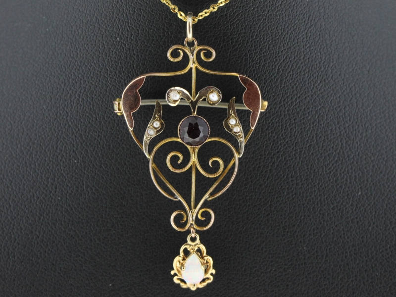  beautiful amethyst pearl and opal 9 carat gold pendant/brooch