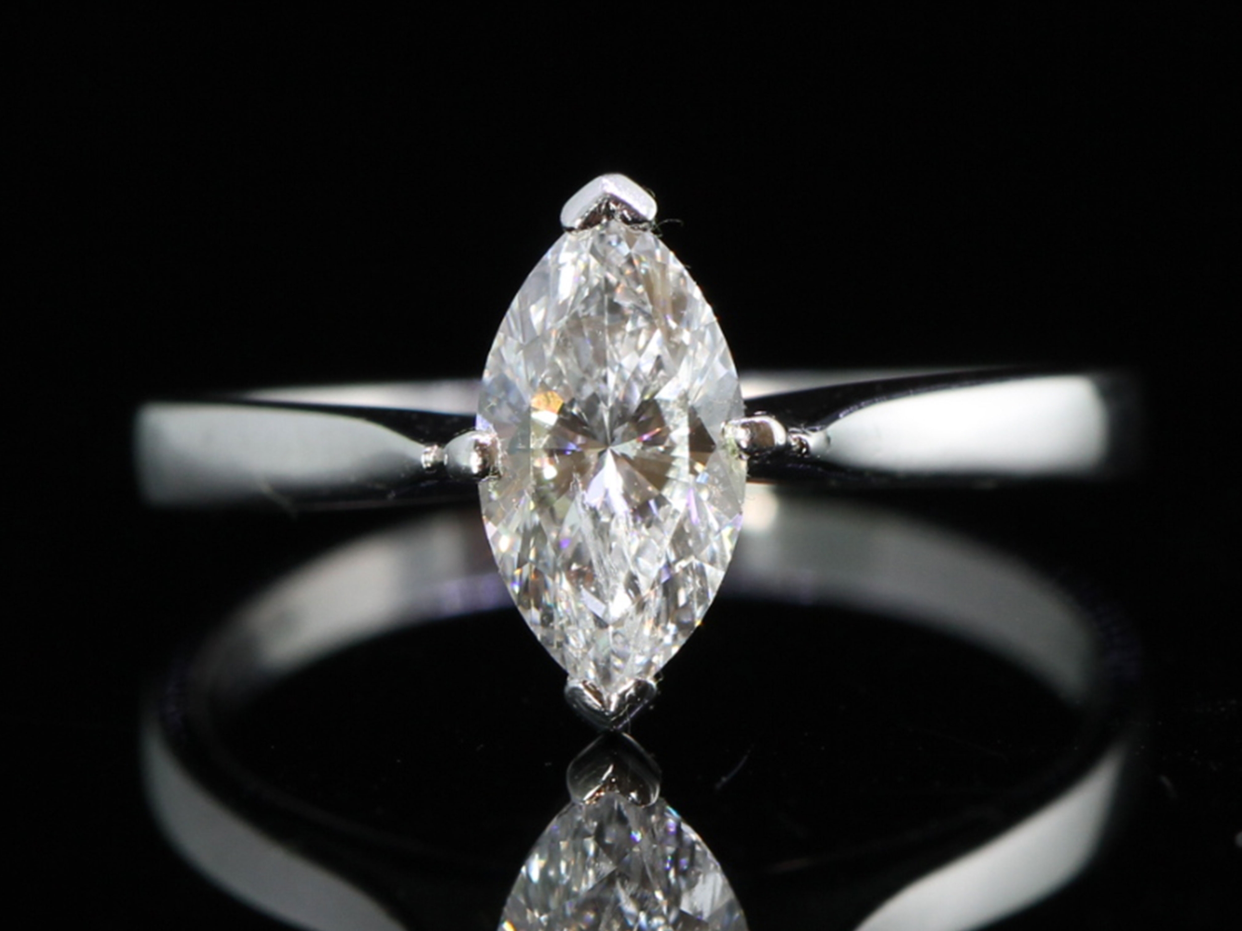 Marquise solitaire platinum ring 1.02ct diamond with cert