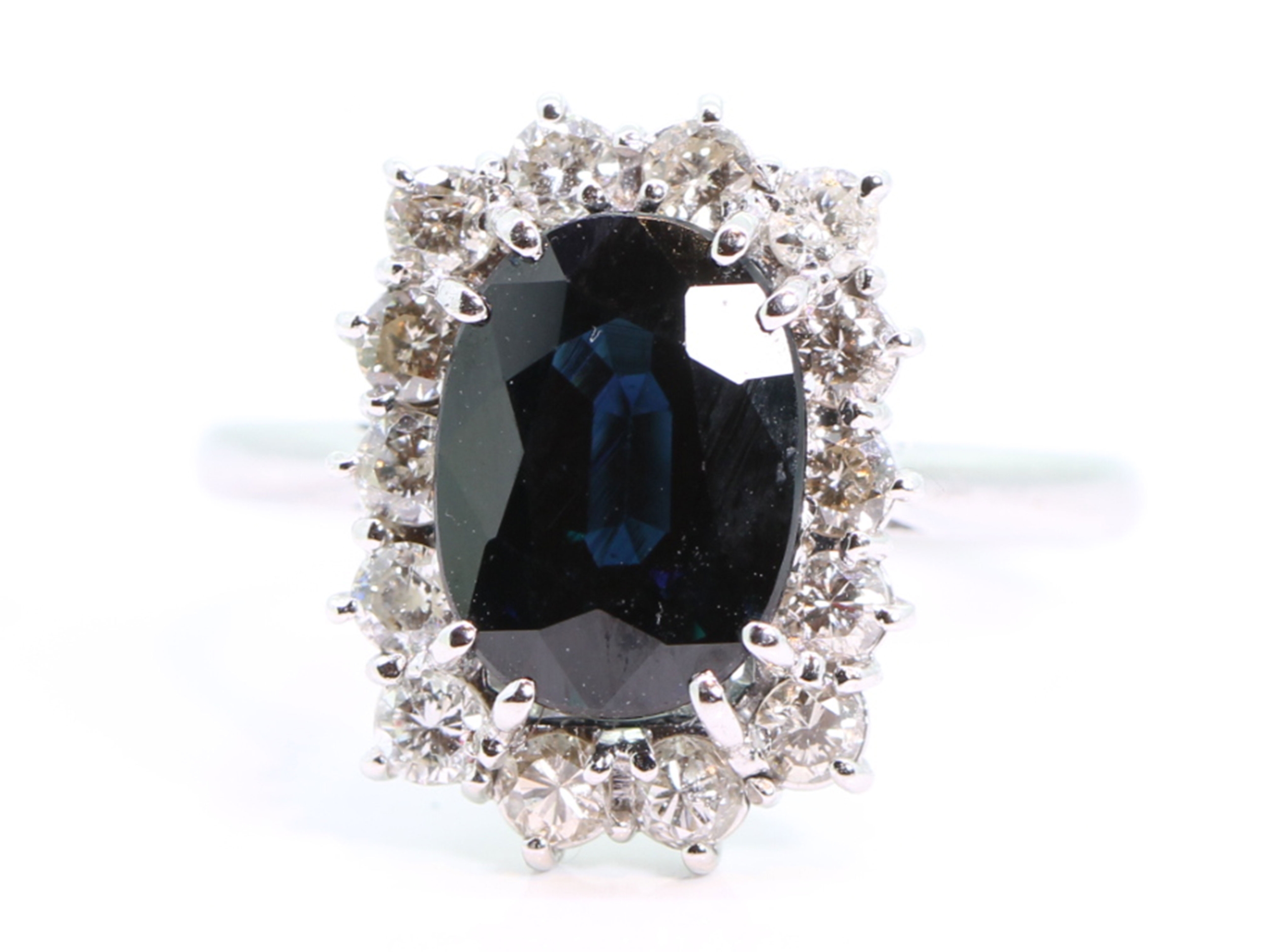 Vintage sapphire and diamond 18ct gold cluster ring