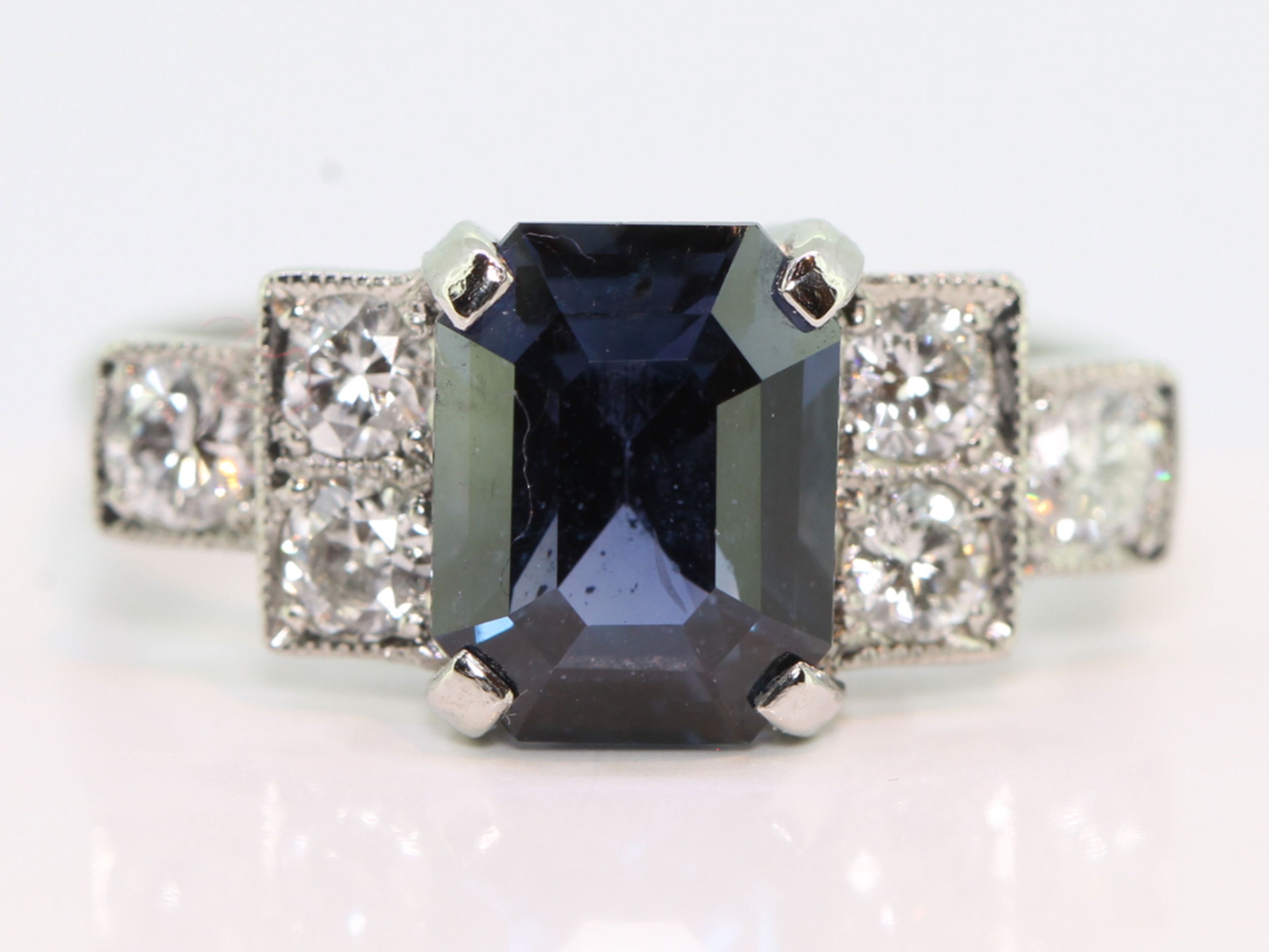 Beautiful sapphire and diamond platinum ring