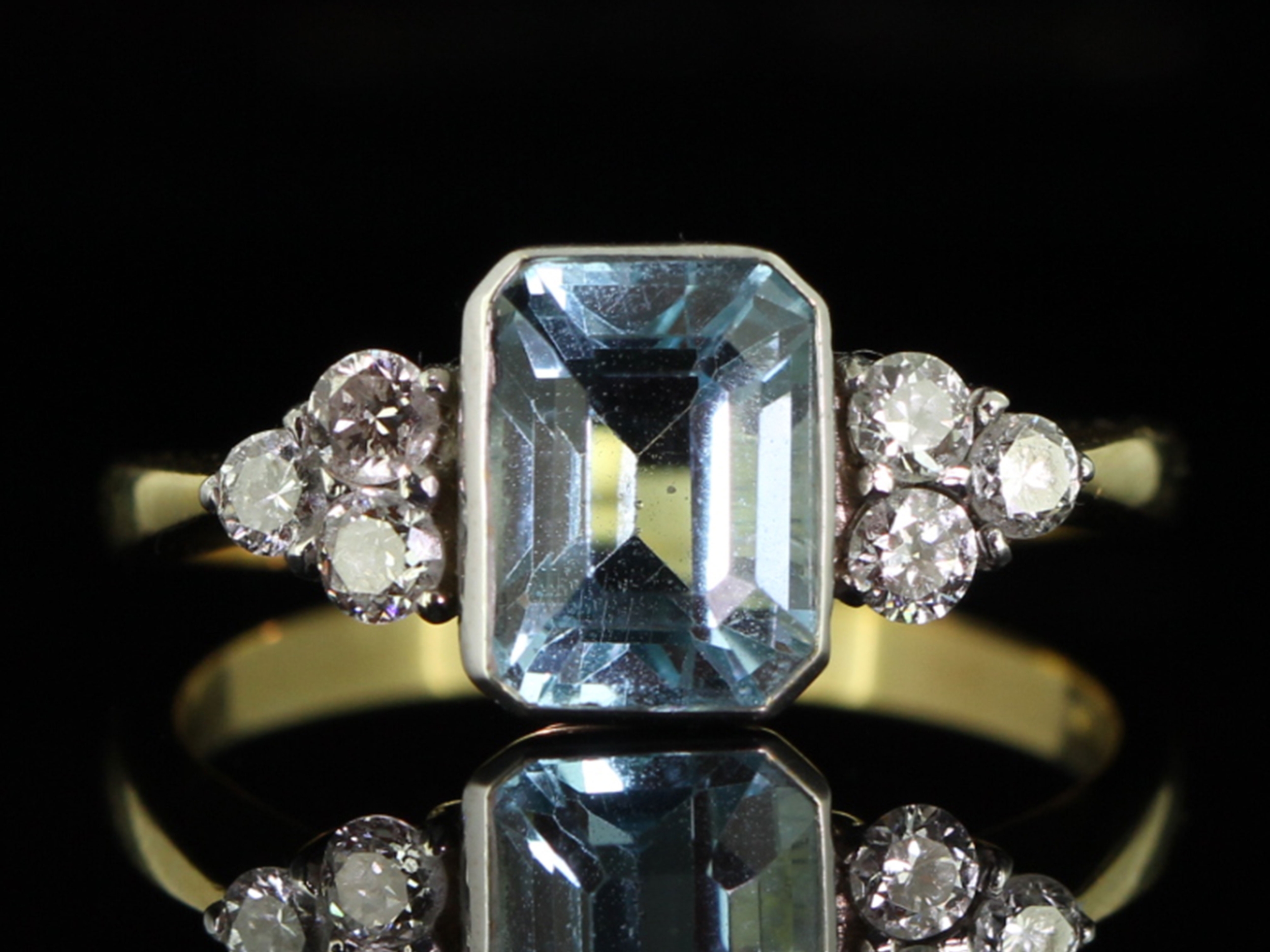  gorgeous aquamarine and diamond 18 carat gold art deco inspired ring