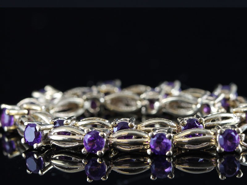 Beautiful amethyst bracelet handcrafted in solid 9 carat gold