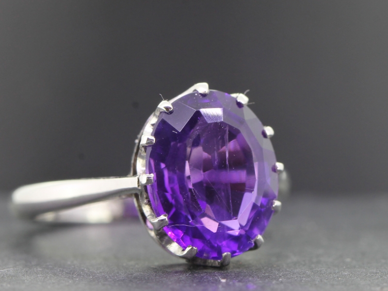 Gorgeous 1920s amethyst platinum solitaire ring