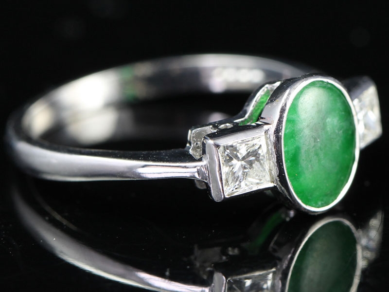 Beautiful inspired art deco 1920's jade and diamond 18 carat gold ring