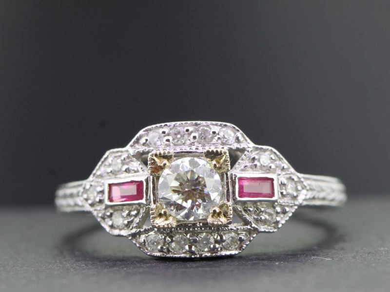 Stunning ruby and diamond 18 carat gold ring