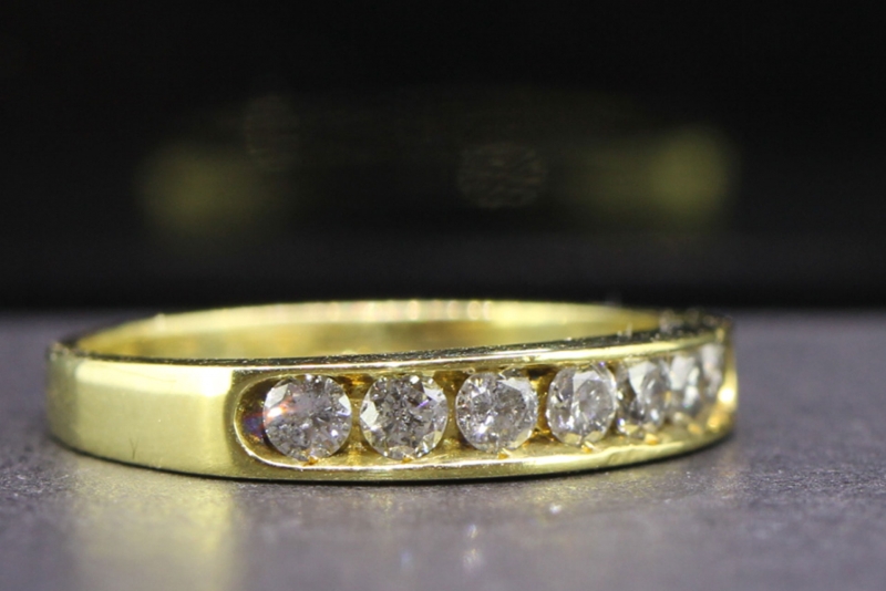  beautiful diamond 18 carat gold eternity ring