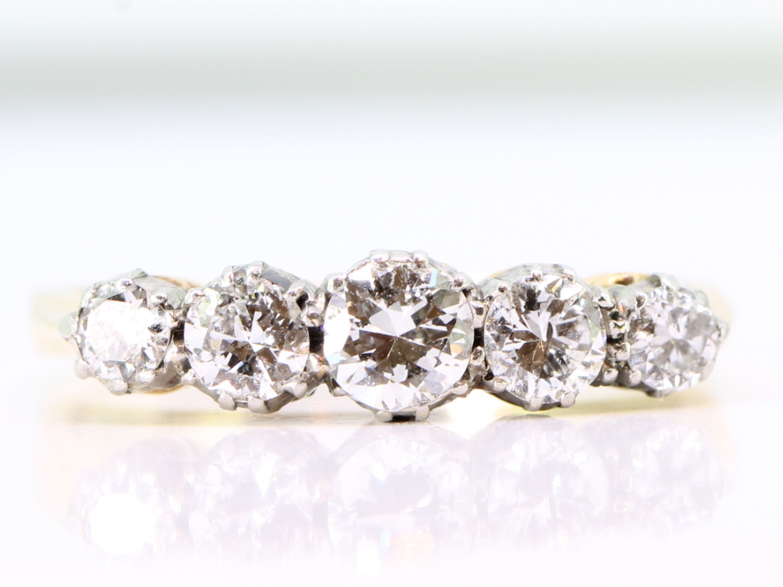Gorgeous edwardian five stone diamond 18 carat platinum ring