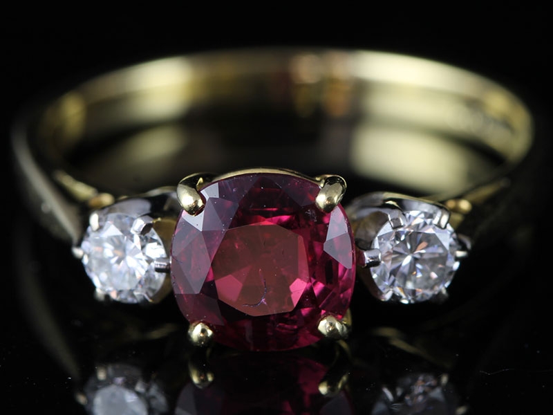 Stunning natural unheated burmese ruby and diamond 18 carat gold trilogy ring