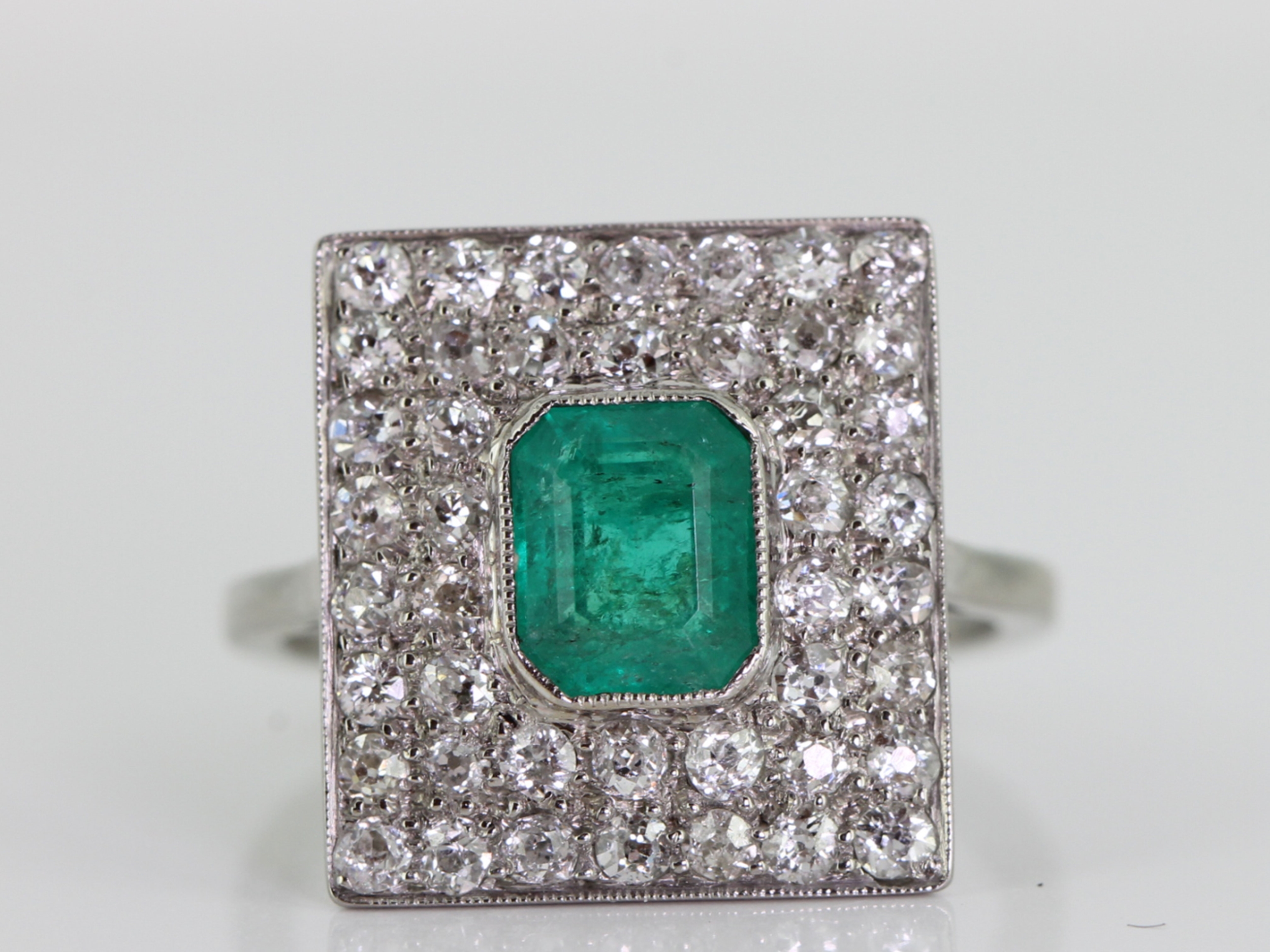 Stunning emerald and diamond art deco platinum ring