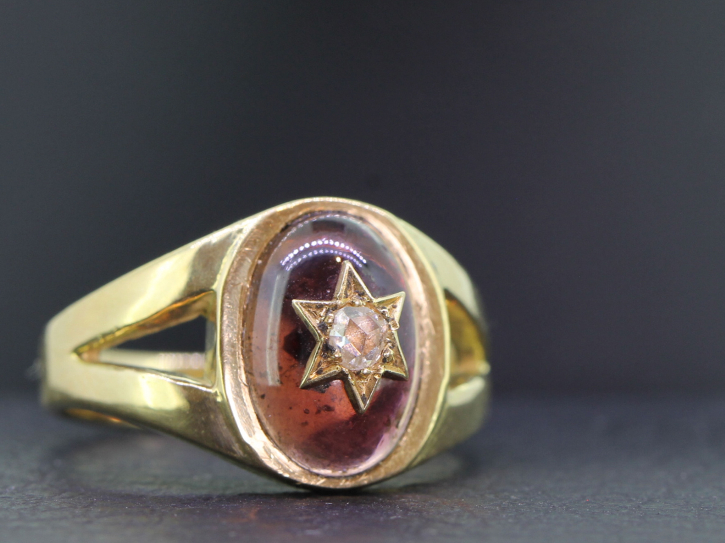 Gorgeous edwardian cabochon garnet and diamond 18ct gold ring