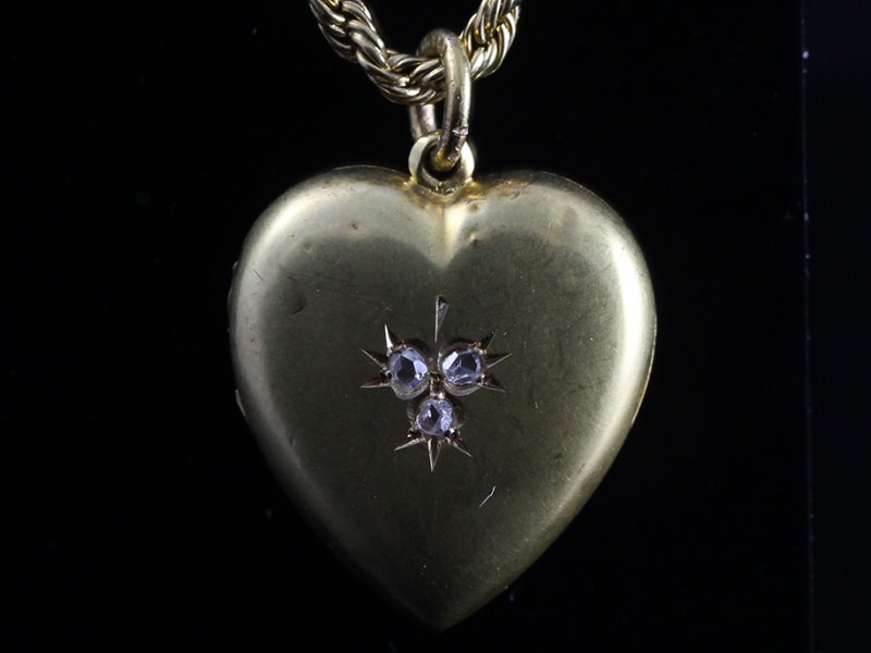 Beautiful edwardian diamond 15 carat locket and chain