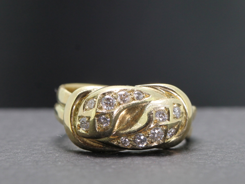 Gorgeous double diamond 18 carat gold snake ring	