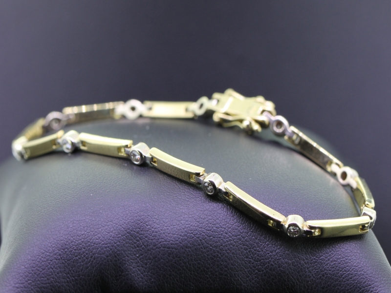 Wonderful 18 carat gold diamond bracelet