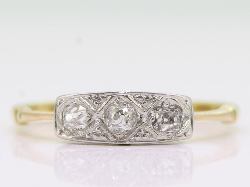 Wonderful art deco diamond three stone 18 carat gold ring