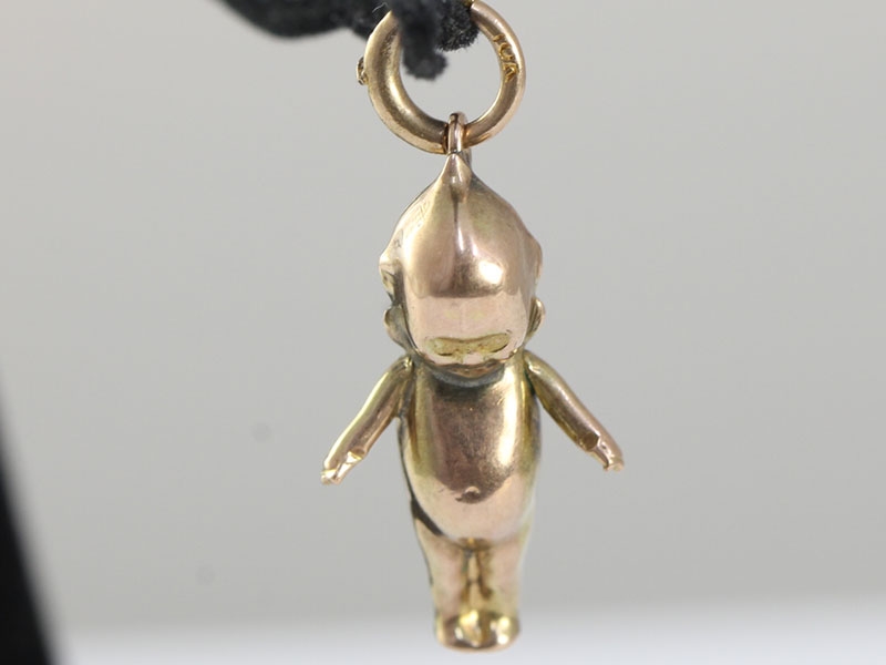 Adorable kewpie doll 9 carat gold charm/pendant