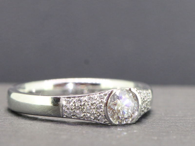 Fabulous art deco inspired platinum diamond ring