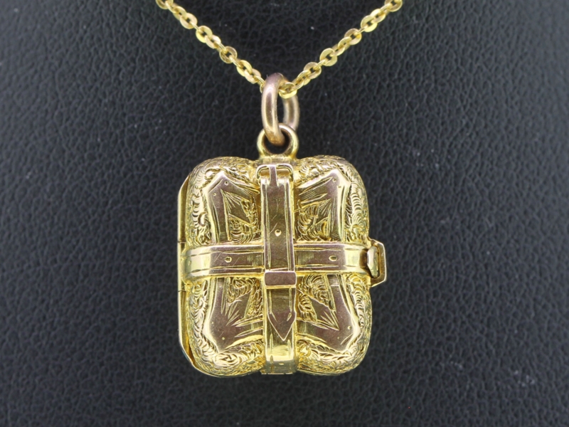 A fabulous collectors item antique 15 carat gold locket