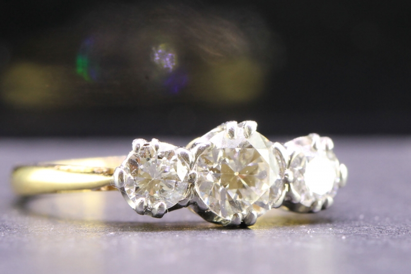  beautiful vintage 1930's diamond trilogy 18 carat carat and platinum ring