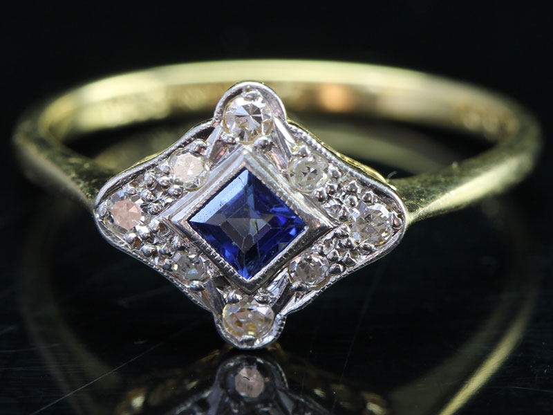 Pretty art deco sapphire and diamond 18 carat platinum ring circa 1920s