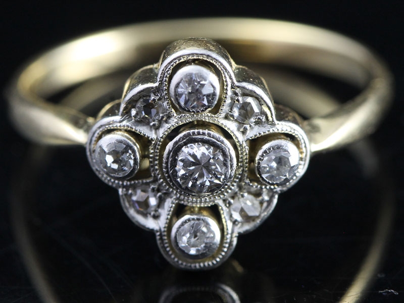 Fabulous art deco diamond 18 carat gold 1920s ring