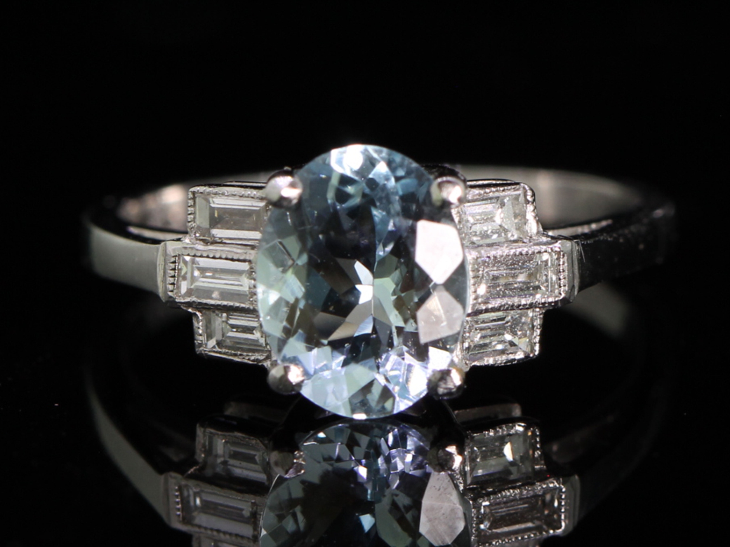 Gorgeous aquamarine and diamond platinum ring