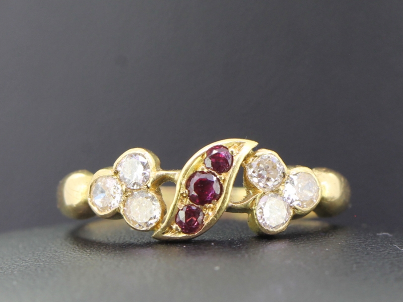  stunning ruby and diamond 18 carat gold ring