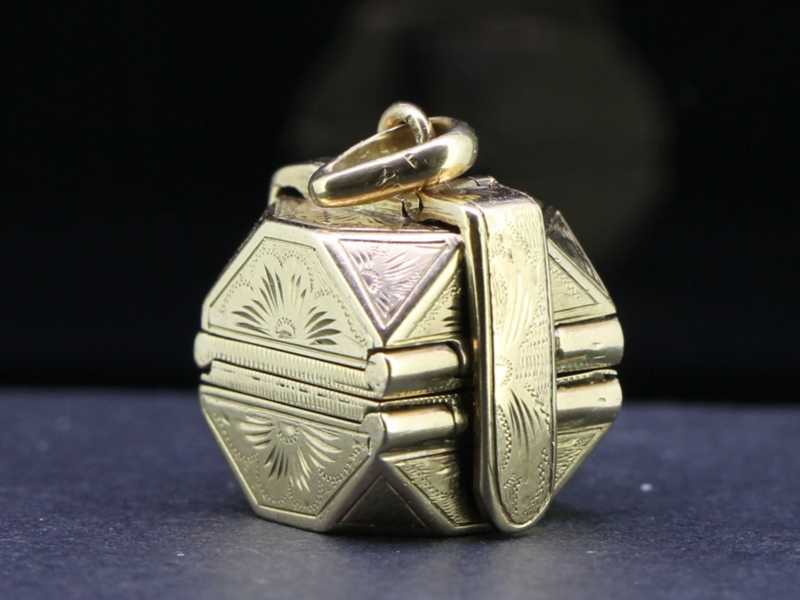 Rare very detailed 9 carat gold masonic multi locket cube pendant