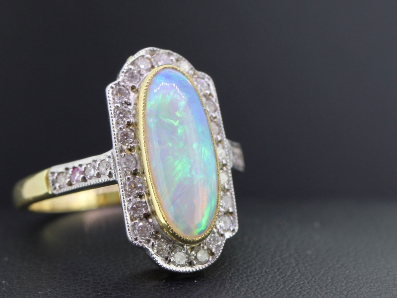 Entrancing art deco australian opal 18 carat gold ring 
