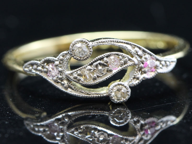 Gorgeous art deco diamond platinum and 18 carat gold ring