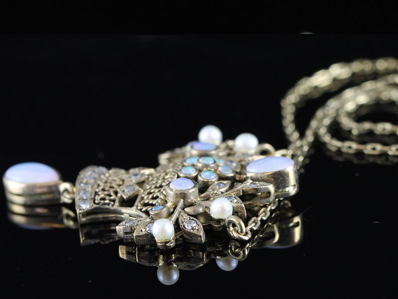 Lovely opal, pearl and diamond  9 carat gold necklace 