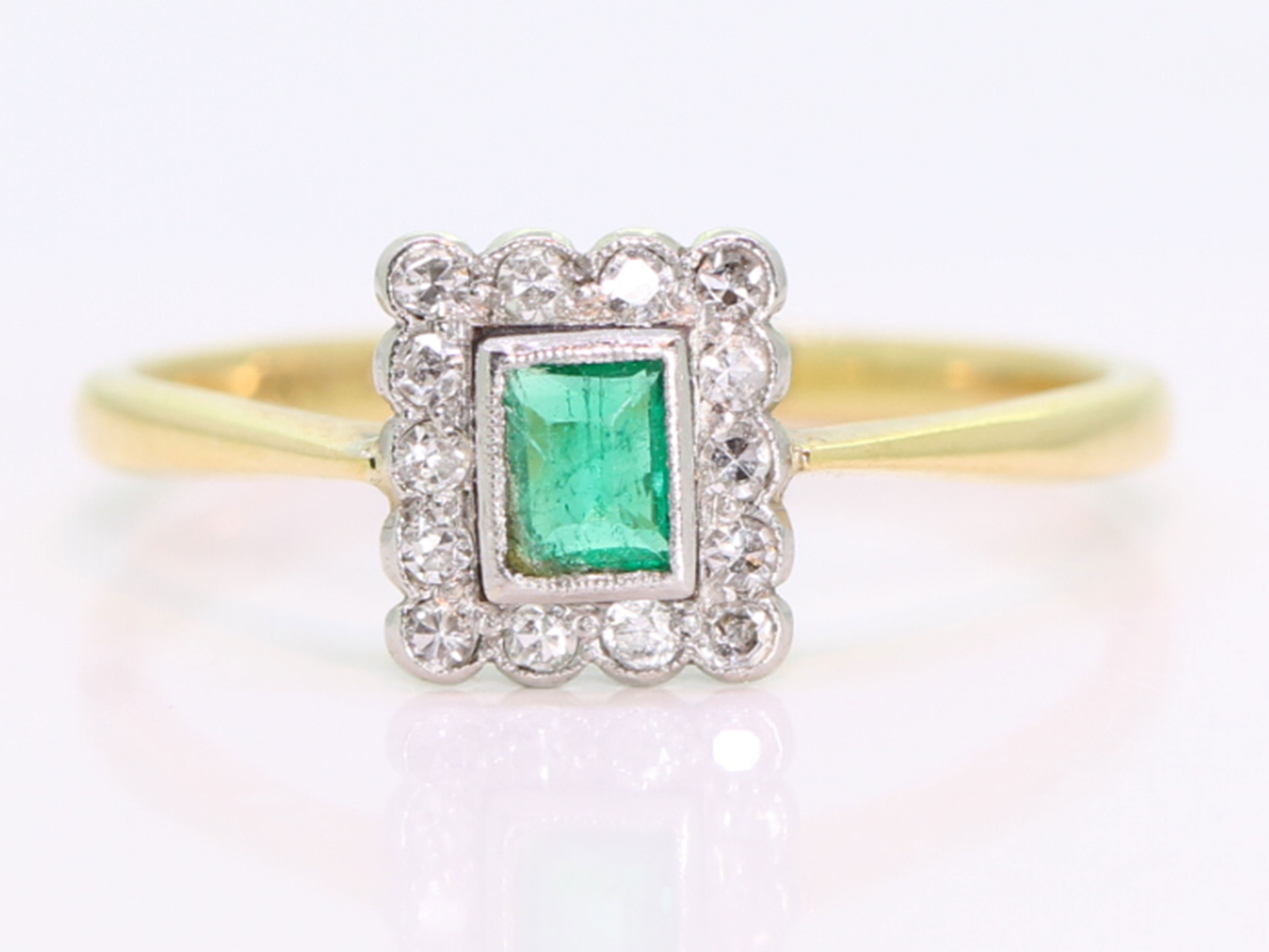 Art deco emerald and diamond 18ct gold ring 