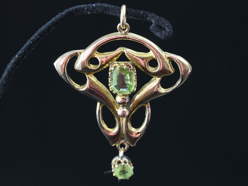  beautiful art deco peridot 9 carat gold pendant
