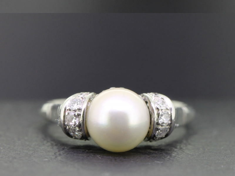  adorable pearl and diamond vintage platinum ring