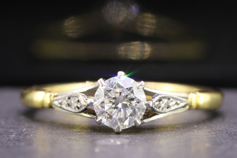  gorgeous 18 carat gold and platinum diamond solitaire ring