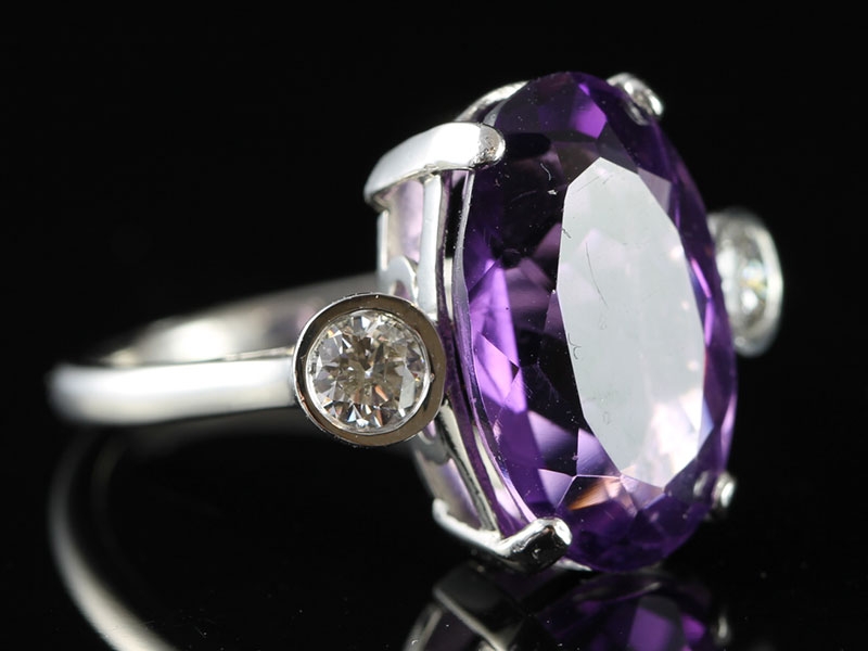 Amazing 7 carat amethyst and diamond trilogy 18 carat gold ring