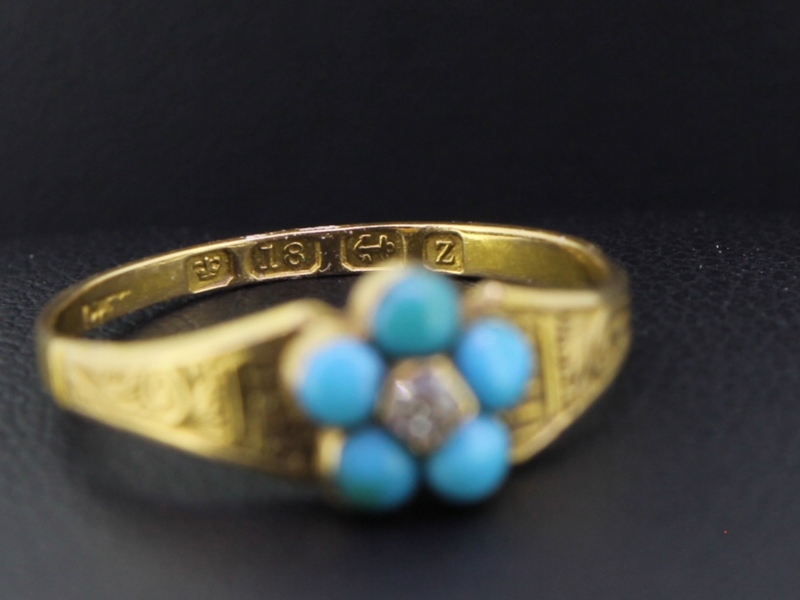 Fabulous victorian forget-me-not flower ring with locket to the reverse in 18 carat gold