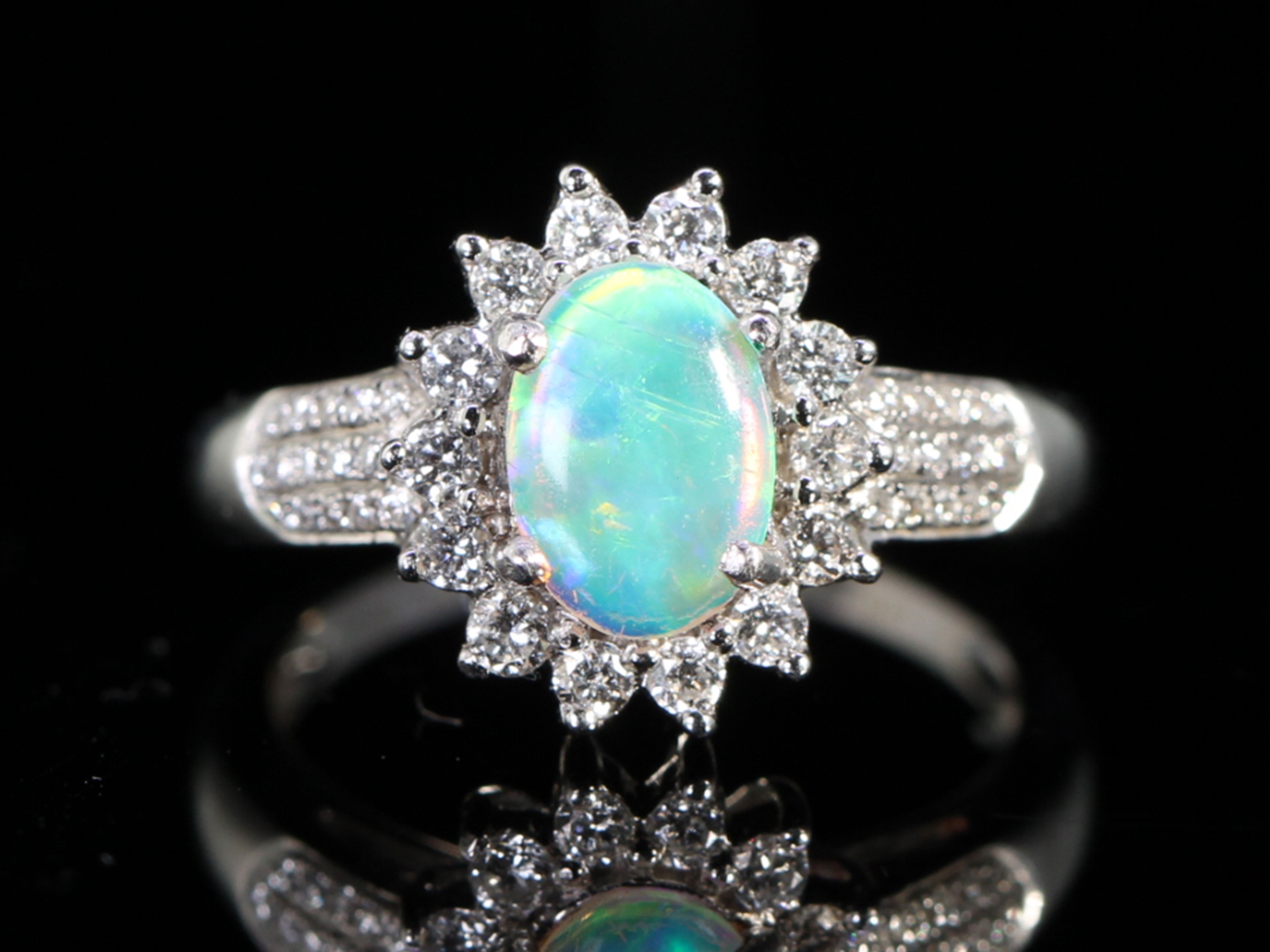 Vintage australian opal and diamond 18ct gold ring