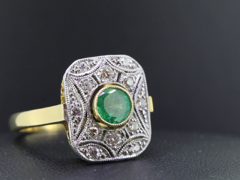 Lovely colombian emerald and diamond art deco inspired 18 carat gold ring