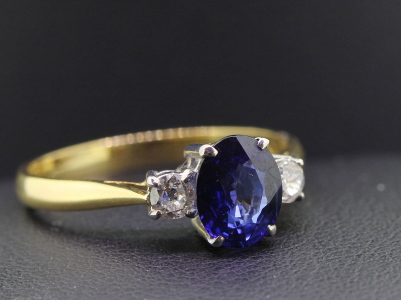 Beautiful sapphire and diamond 18 carat gold trilogy ring