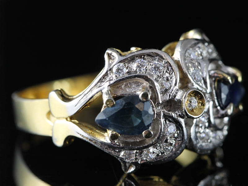 Amazing sapphire and diamond double heart 9 carat gold ring