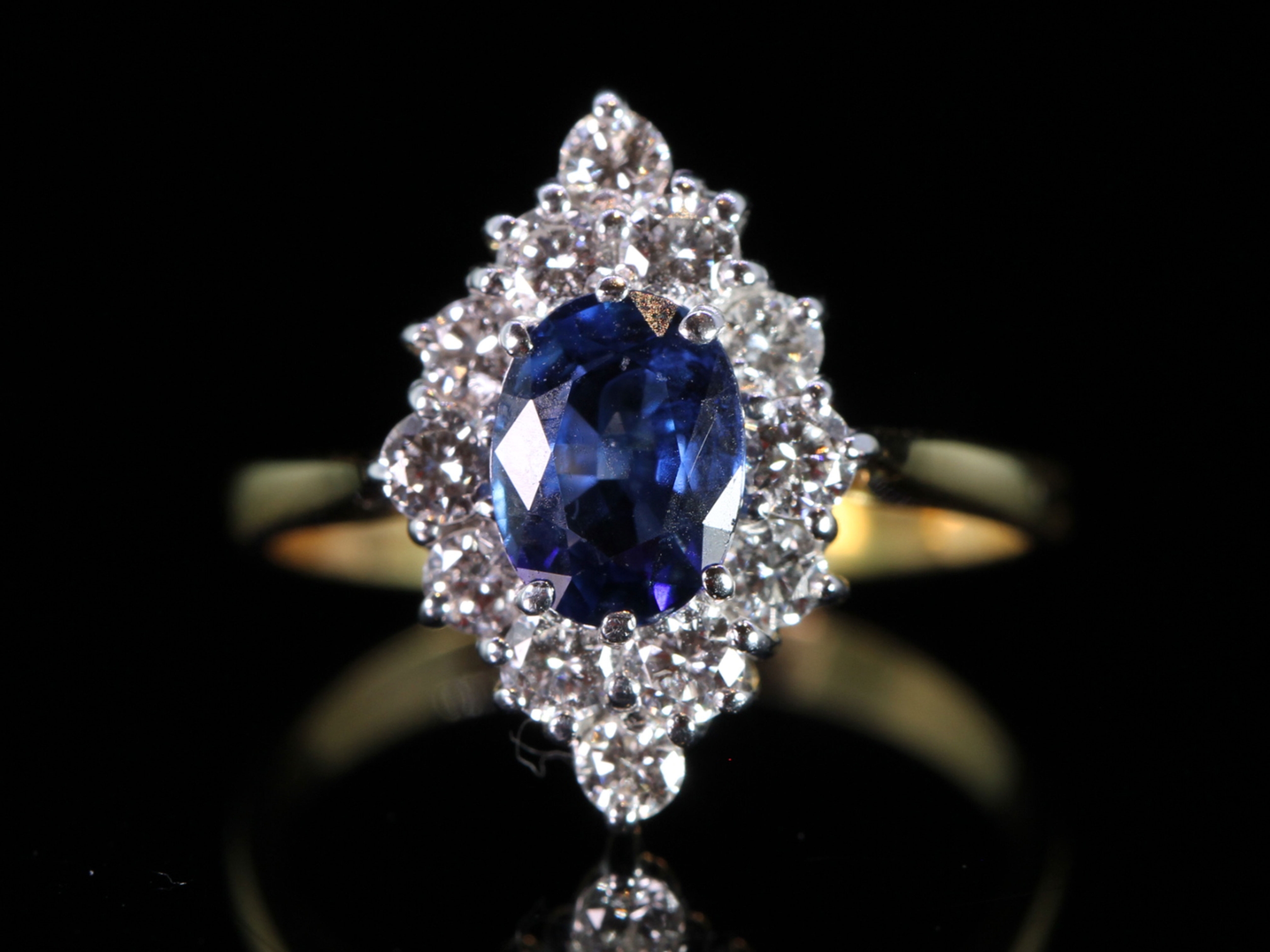 Vintage sapphire and diamond 18ct gold cluster ring